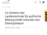 Vorschaubild: Co-Direktor der Landeszentrale für politische Bildung erhält Urkunde zum Dienstjubiläum